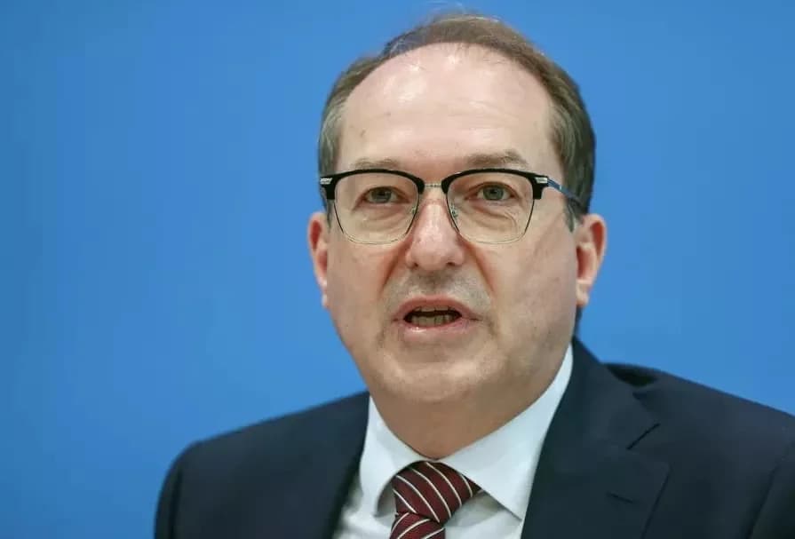 גרמניה: הארכת ביקורת הגבולות והכרזה על גירוש