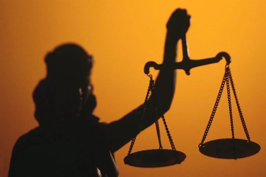 Aussetzung der Anklage im Fall des ehemaligen Freiwilligenkommissars