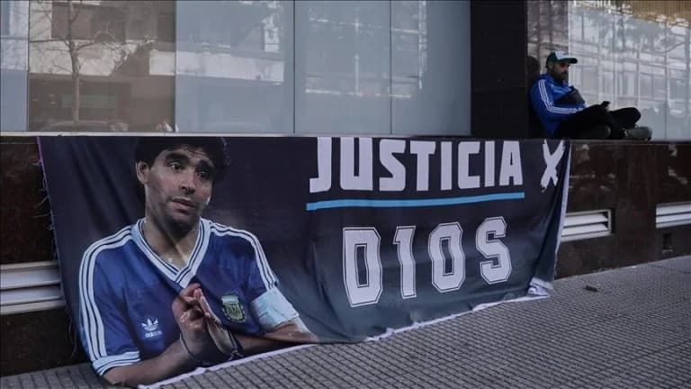 Prozess um Maradonas Tod: Sieben wegen Totschlags angeklagt