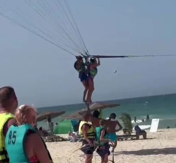 תוניסיה: בריטית דיווחה על תקיפה מינית במהלך טיסת מצנח רחיפה