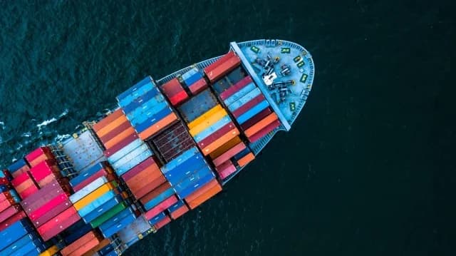 ΕΛΣΤΑΤ: Άνοδος 33,2% στο έλλειμμα του εμπορικού ισοζυγίου τον Ιούνιο