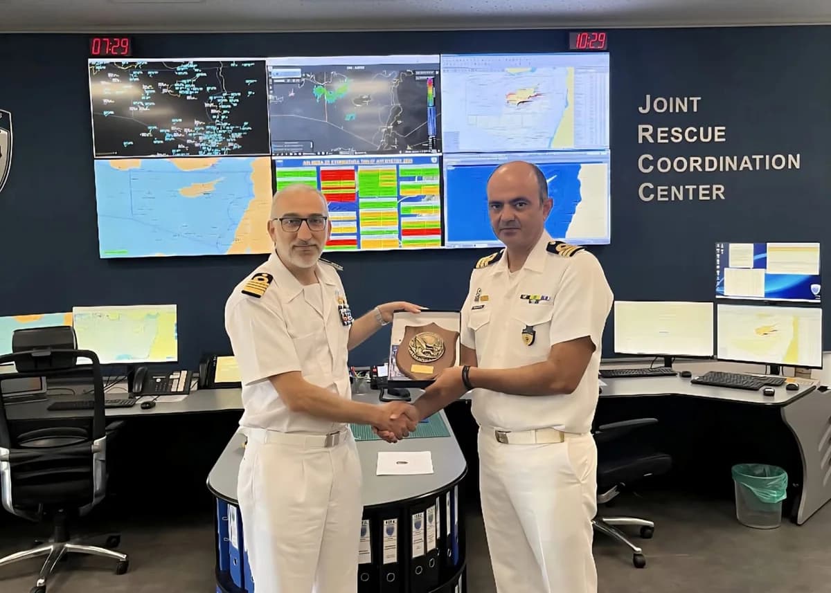 Italian Destroyer "Francesco Mimbelli" Crew Visits JRCC in Larnaca