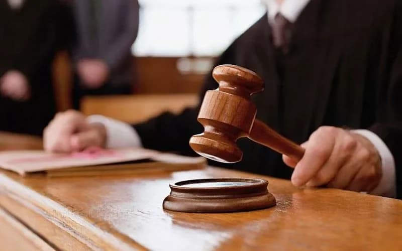 Studienverlängerung abgelehnt: Student bestand nur die Hälfte der Kurse