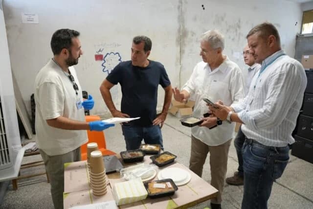 פלבריס מבקר במרכזי אירוח למהגרים במלקאסה, אוינופיטה ואזורים אחרים