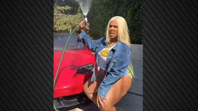 Lizzo twerkt beim Autowaschen – Sehen Sie sich das Video an
