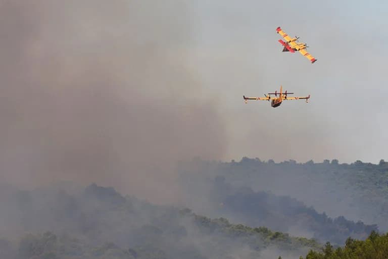 Φωτιά στην Καβάλα: Καίει δασική έκταση στο Μακρυχώρι