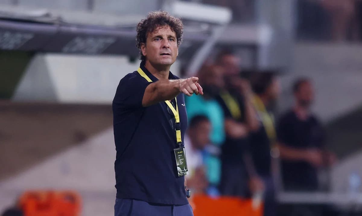 Imanol Idiakez: Satisfied with AEK players after win against Legia
