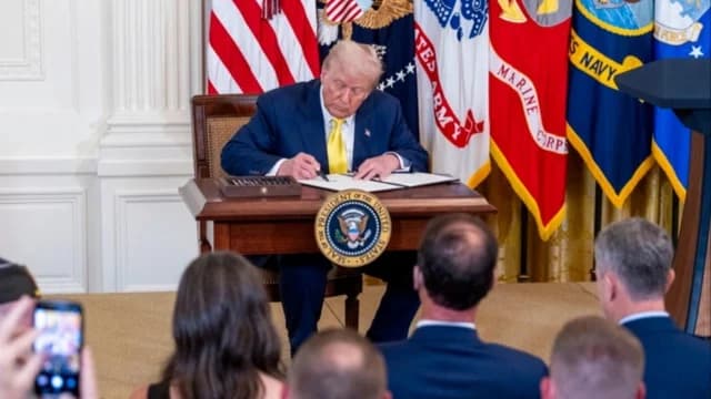 Трамп прекращает субсидии в размере 7 миллиардов долларов на солнечные панели
