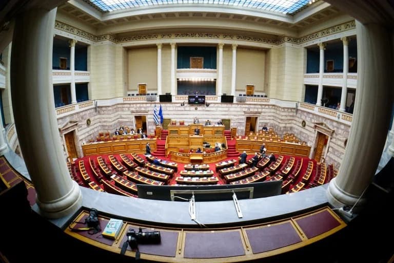Μύθοι και αλήθειες για την ανύπαρκτη αντιπολίτευση στην Ελλάδα