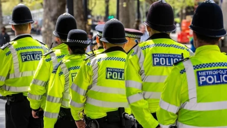 Spray de ADN para combatir la violencia en estadios de fútbol ingleses
