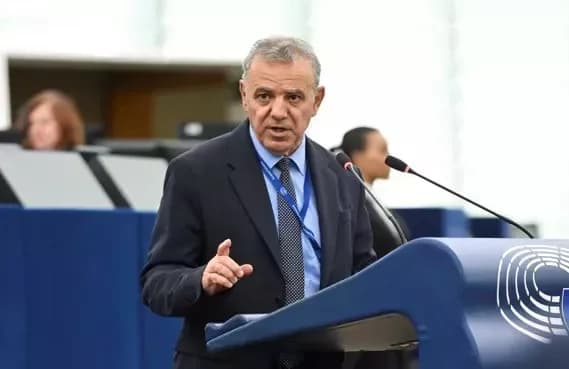 K. Mavridis weist Antwort der Kommission zu Unregelmäßigkeiten im Grünlinienhandel zurück