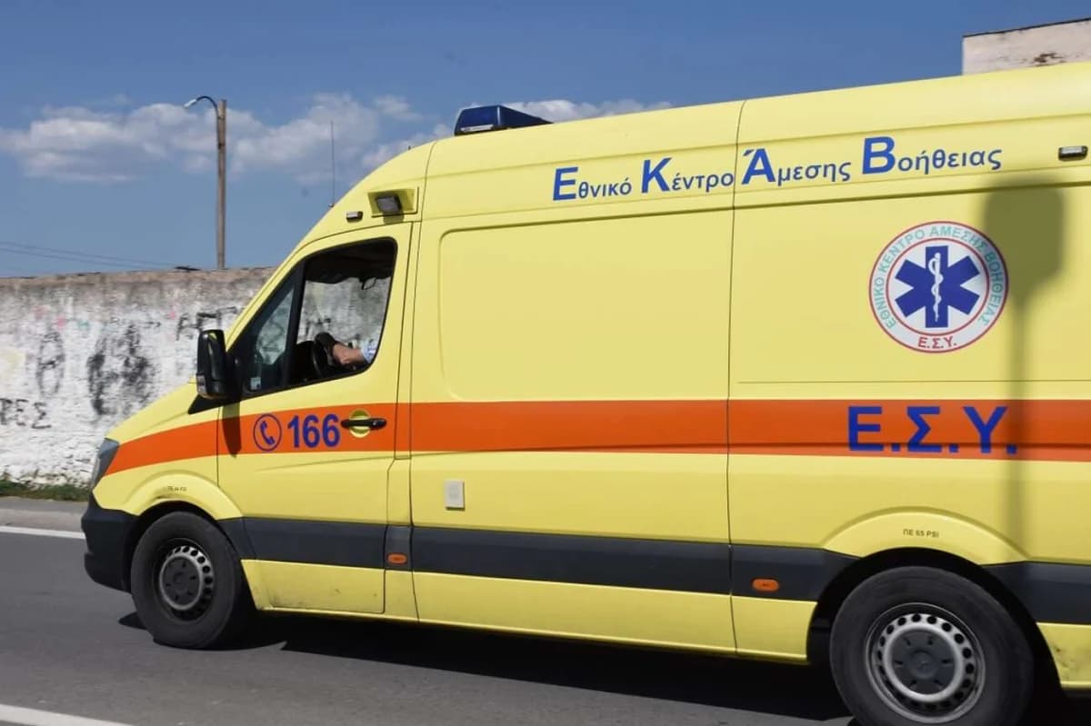 Chalkidiki: Sonnenschirm verletzt 26-Jährige am Strand