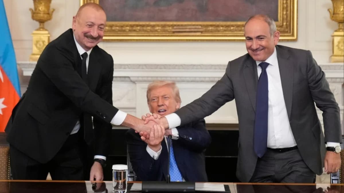 Азербайджан и Армения подписали мирное соглашение при посредничестве Трампа