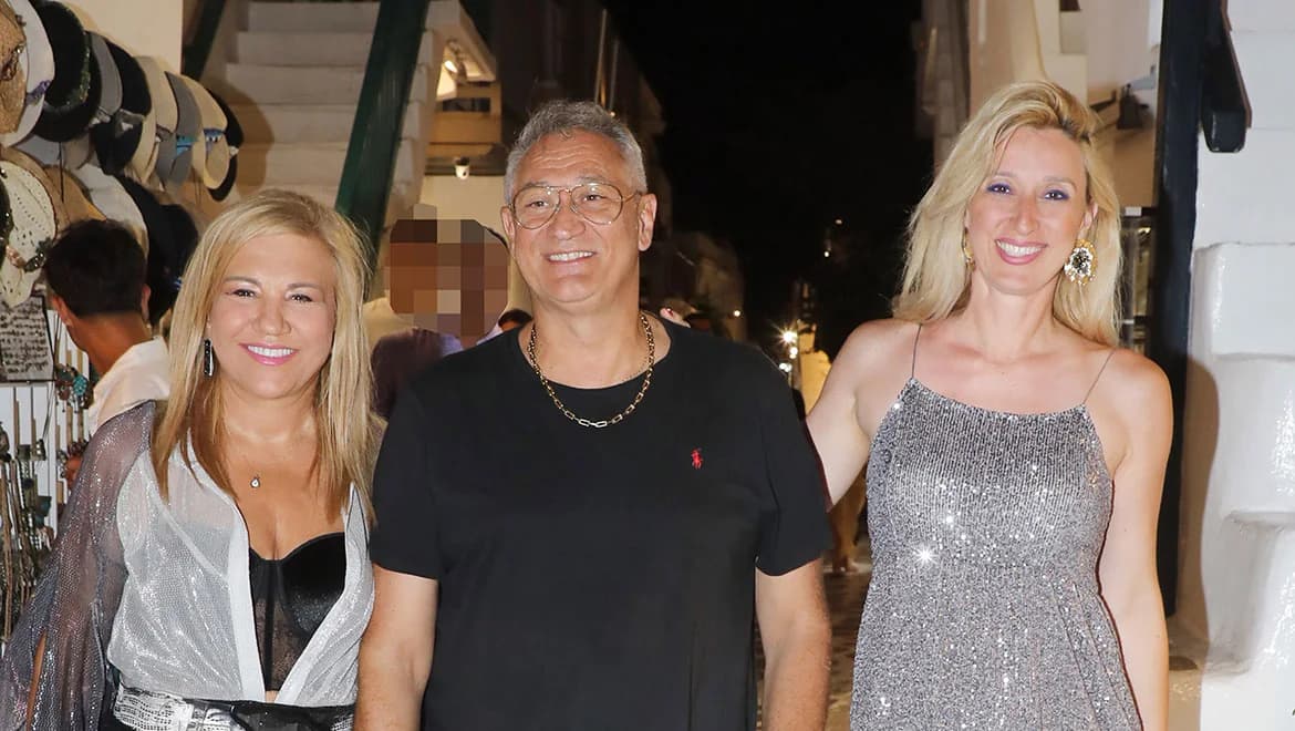 Despoina Miraraki, Giorgos Davlas y Elena Davla: Noche en Mykonos