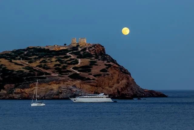 August-Vollmond: Kostenlose Veranstaltungen an archäologischen Stätten in Griechenland