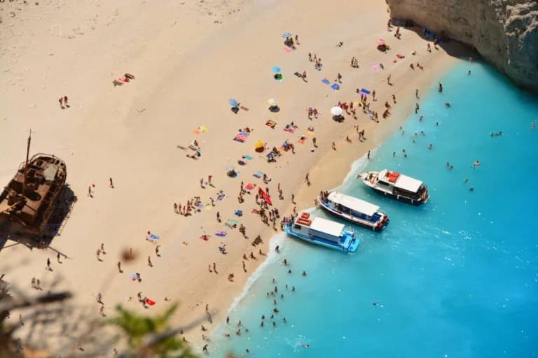 Zakynthos: Tourist stirbt beim Schwimmen am Navagio Strand