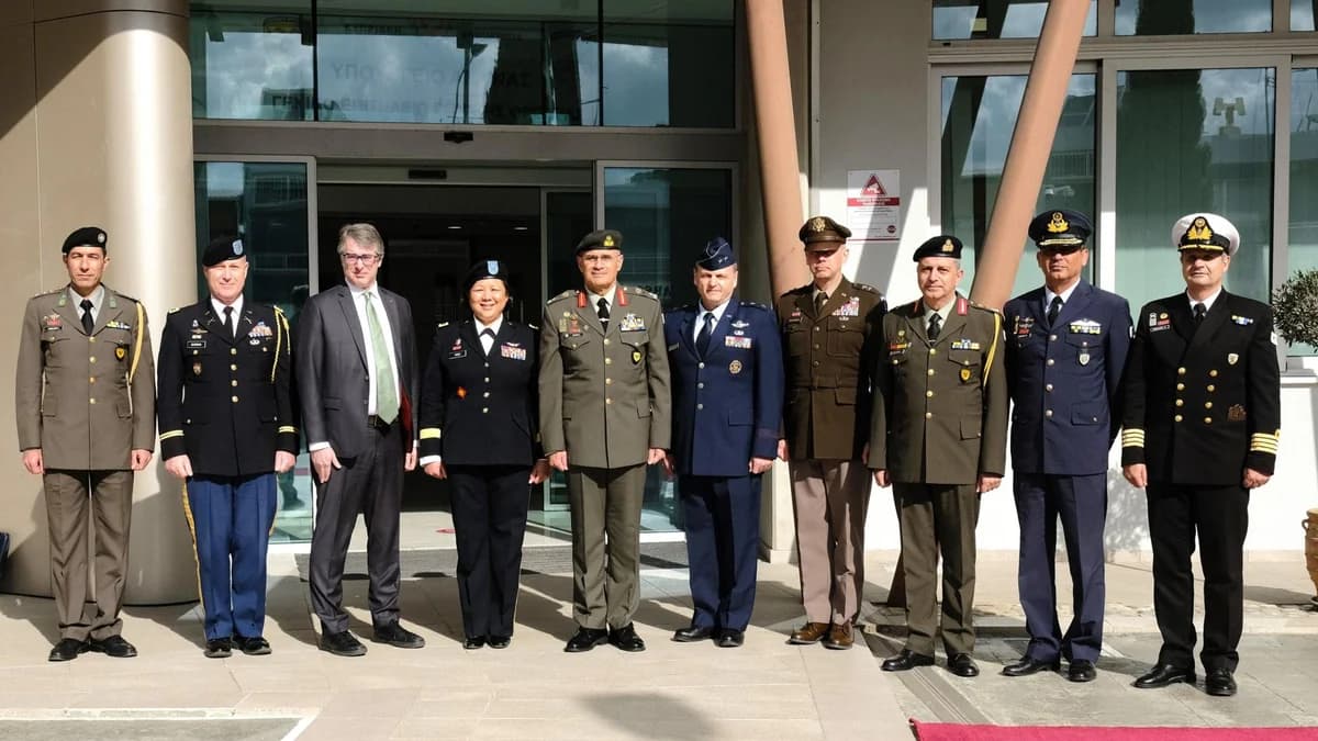 Suboficiales de la Guardia Nacional de Chipre entrenan con la Guardia Nacional de Nueva Jersey
