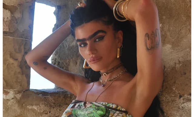 Sofia Hatzipanteli: Schal eines zypriotischen Designers in Larnaka