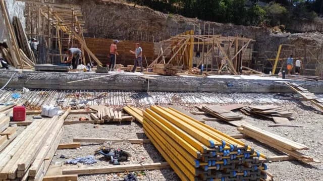 פנטלי: פועל נעצר בגין שימוש בגלגל חיתוך ליד יער