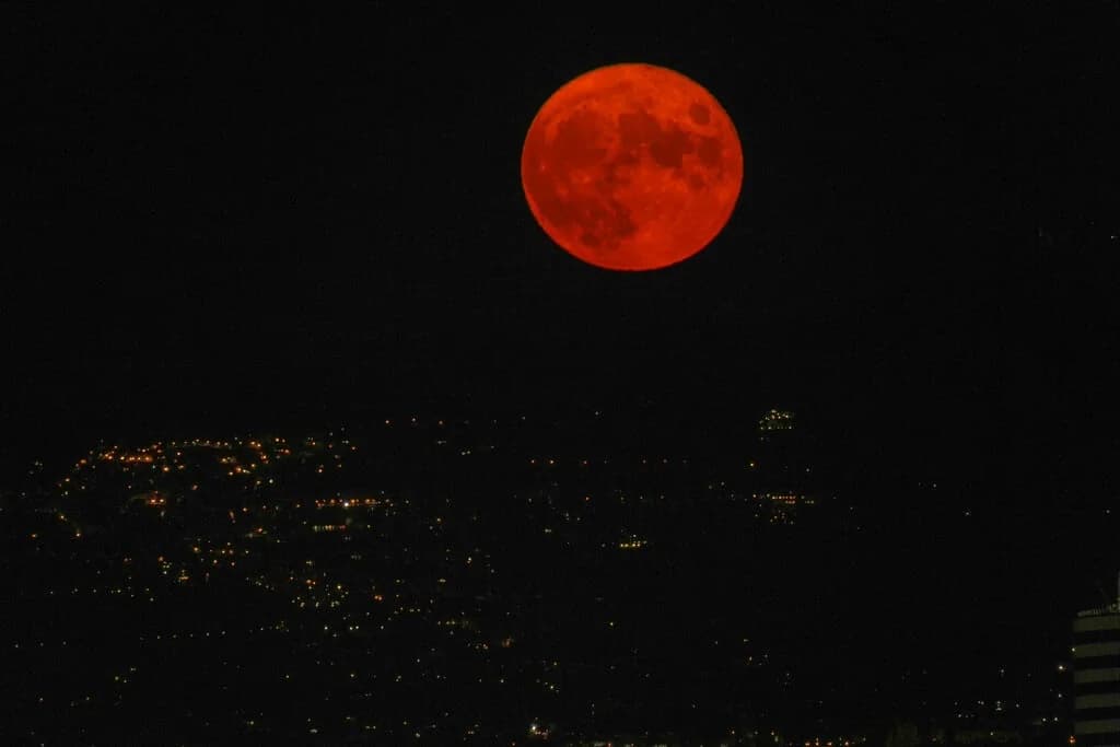 Luna llena de agosto y lluvia de meteoros Perseidas en Chipre