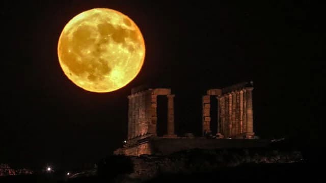 Η «Πανσέληνος του Οξύρρυγχου» φώτισε την Ελλάδα