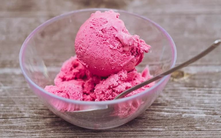 Erdbeer-Granita mit Joghurt Rezept