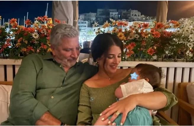 גיורגוס פטוליס וננסי קוילו: חופשה בנקסוס עם בנם