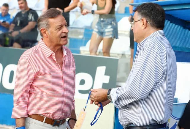 Petridis y Kougialis Asisten al Amistoso APOEL-Anorthosis