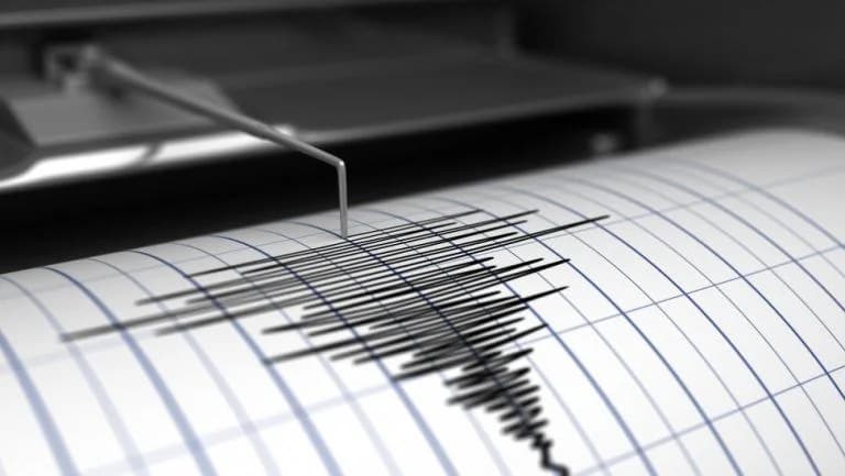 Ισχυρός σεισμός 6,5 Ρίχτερ στην Ινδονησία