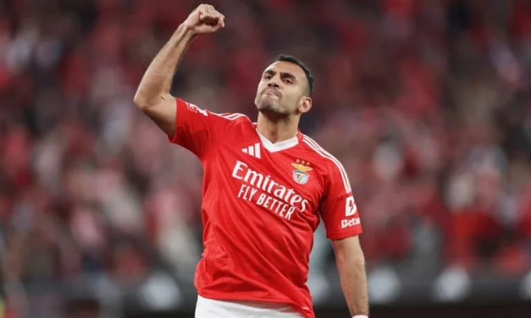 Pavlidis and Tzolis Aim for Champions League Playoffs