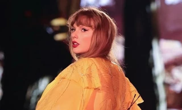 Taylor Swift Announces New Album, 'The Life of a Showgirl'