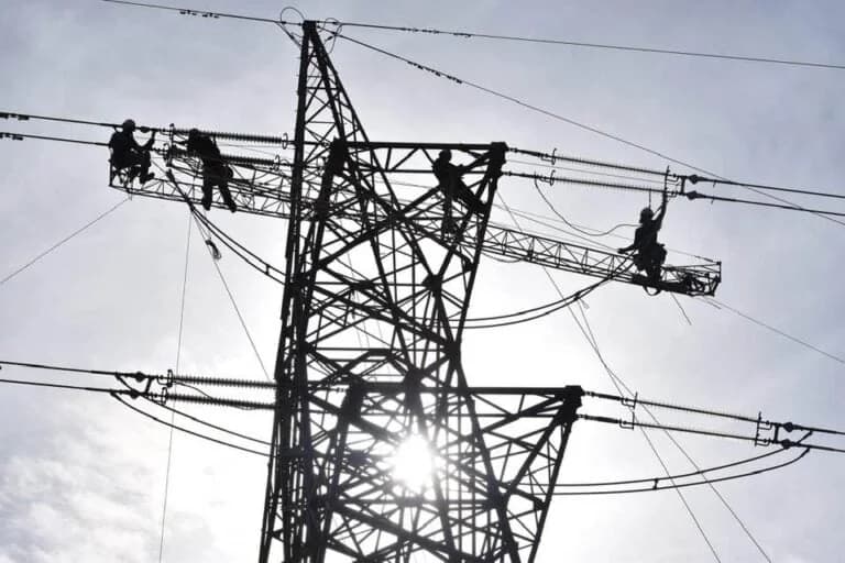 ΑΗΚ: Εσωτερική βλάβη σε μετασχηματιστή προκάλεσε τη διακοπή ρεύματος