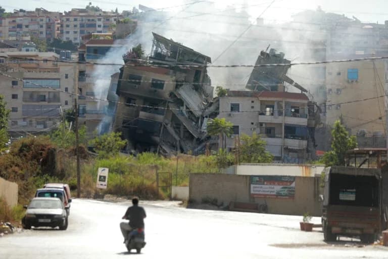 Israel Bombs Gaza City Overnight: Casualties and Ceasefire Talks