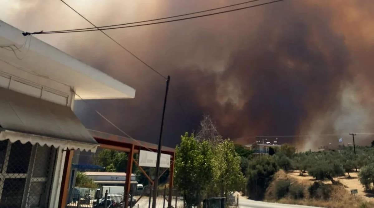 שריפות גדולות באחאיה ובזקינתוס, כפרים פונו