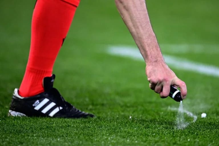 Super League Schiedsrichter: Stammkräfte und Reserven