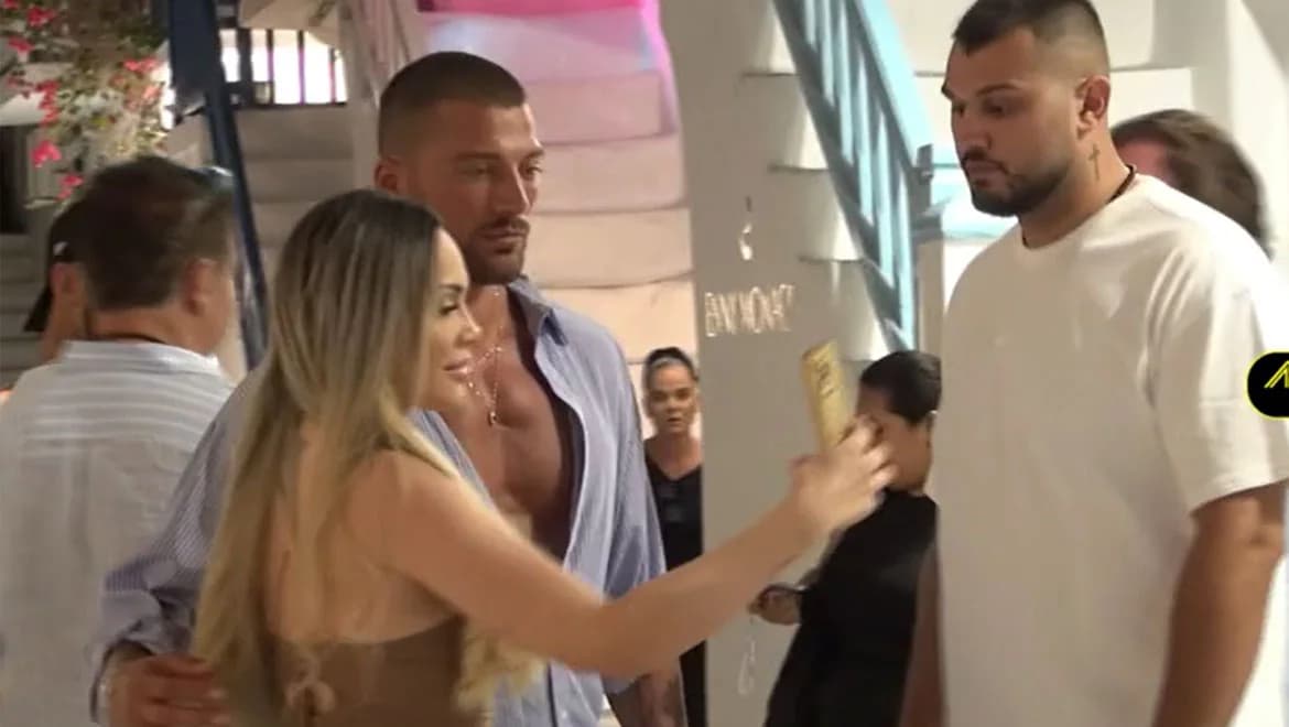 Simone Susinna: Υστερία για selfie με τον ηθοποιό στη Μύκονο