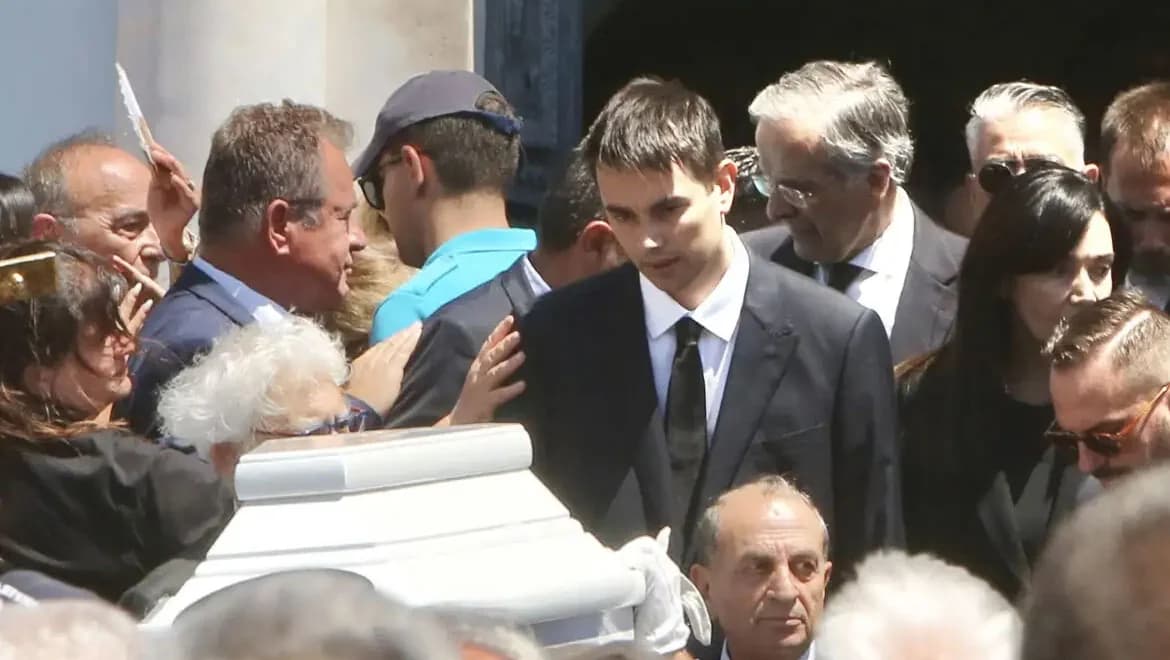 Κώστας Σαμαράς: Δημόσια «ευχαριστώ» μετά την κηδεία της αδελφής του