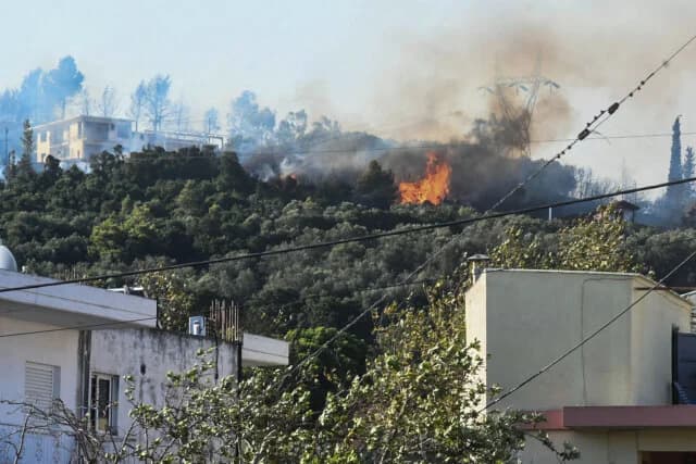 נובה ו-וודאפון: שירותים חינם לנפגעי שריפות בזקינתוס ומערב יוון