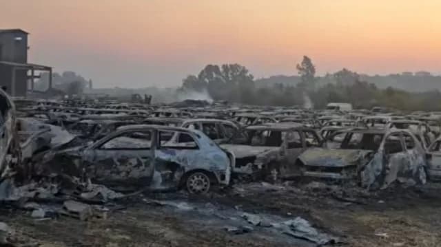Achaia: 550 Autos durch Feuer im Zollamt Patras zerstört