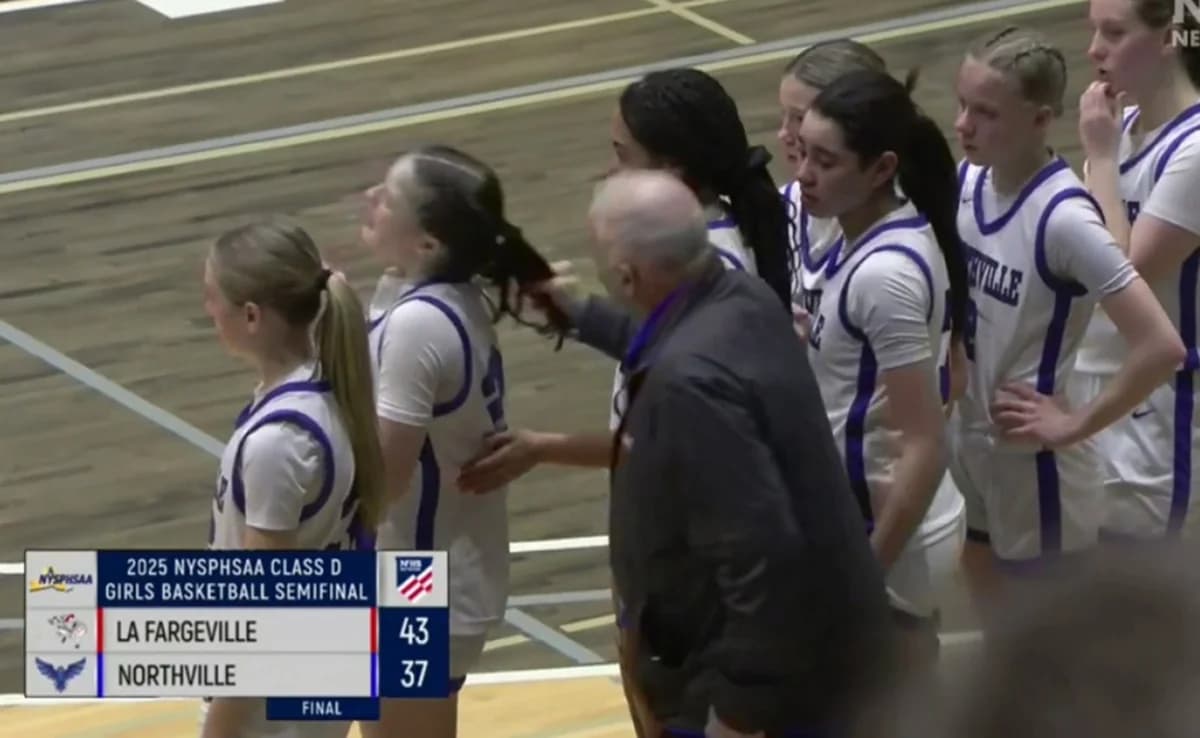 EE.UU.: Entrenador tira del pelo a estudiante tras derrota en partido de baloncesto