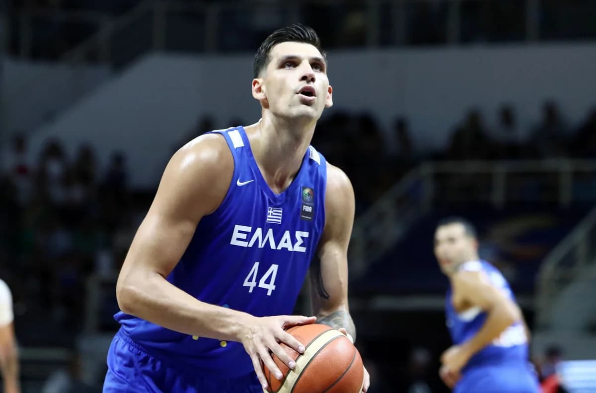 Ντίνος Μήτογλου: Κλειδί σε άμυνα και επίθεση στο φιλικό Ελλάδα-Μαυροβούνιο