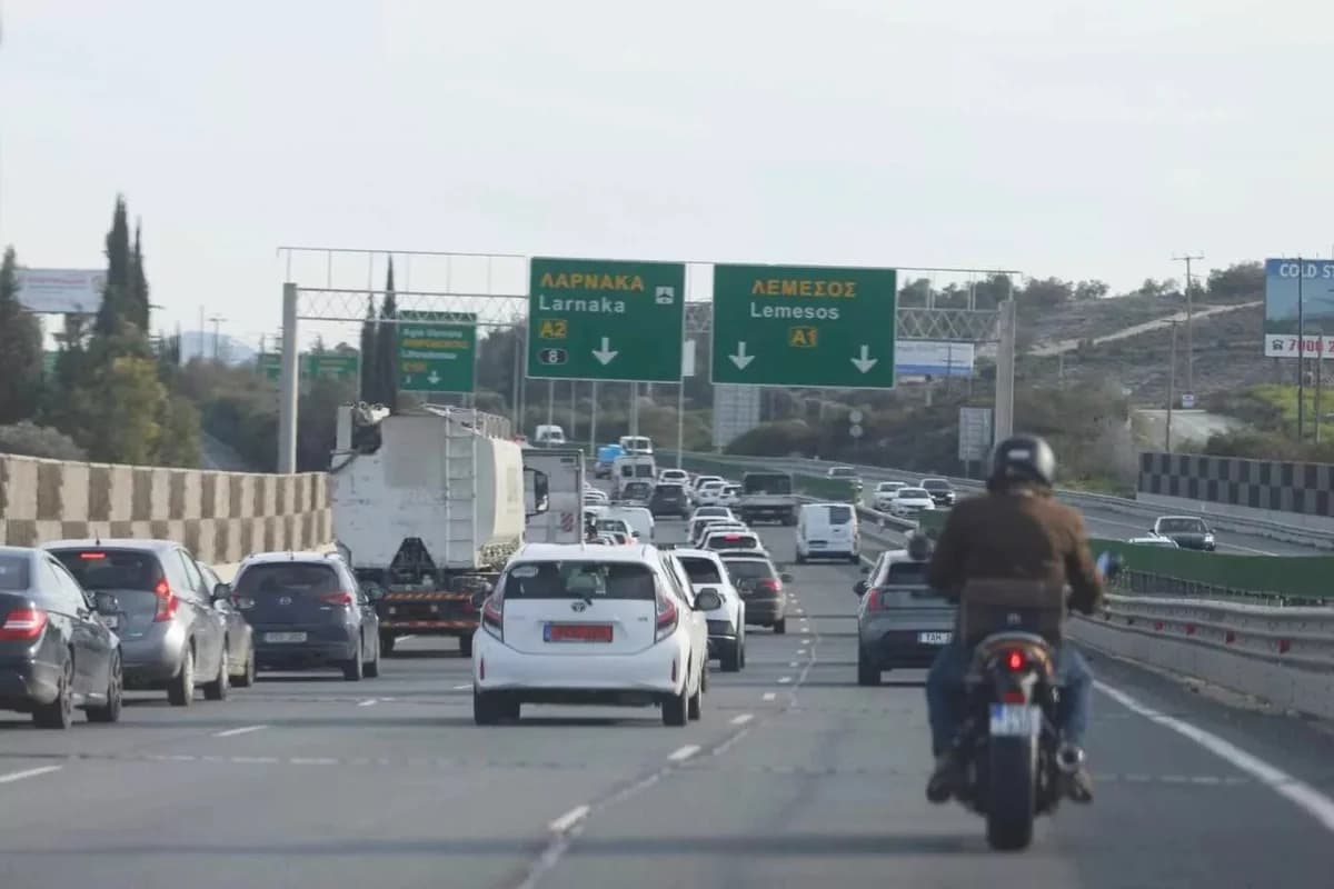 Οδικό δίκτυο: Κλειστή λωρίδα στον Πεδουλά λόγω λεωφορείου