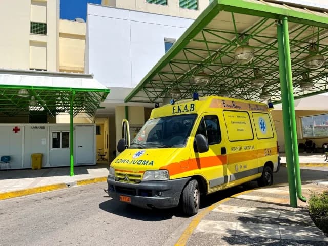 Salónica: Joven de 22 años muere en accidente de coche – Dos heridos