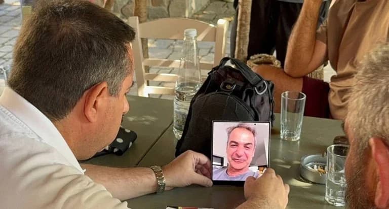 Βιντεοκλήση Μηταράκη-Μητσοτάκη από τη Βολισσό: Αντιδράσεις για τη διαχείριση των πυρκαγιών