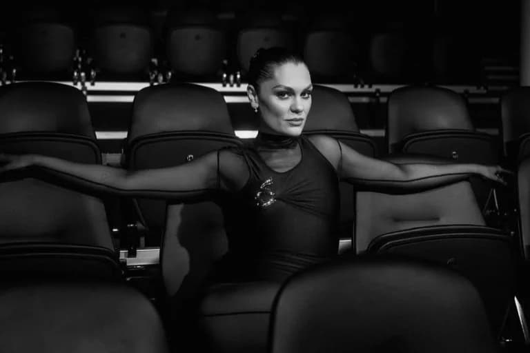 Jessie J: Δυνατή μετά τη μάχη με τον καρκίνο – «Η ζωή είναι μικρή»