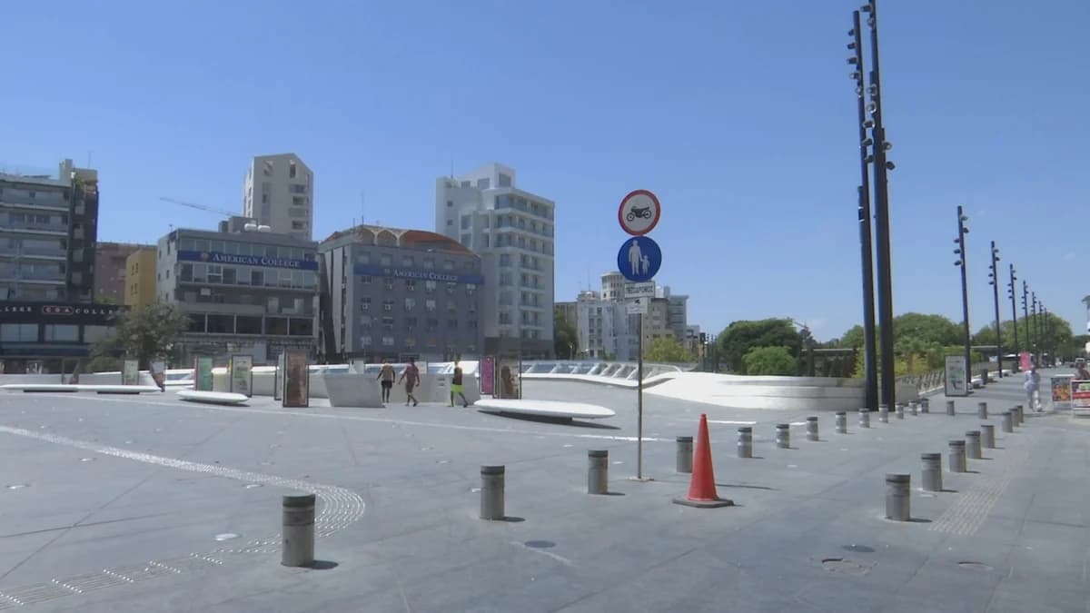 Άδεια η Λευκωσία: Τα εμπορικά κέντρα προσφέρουν δροσιά