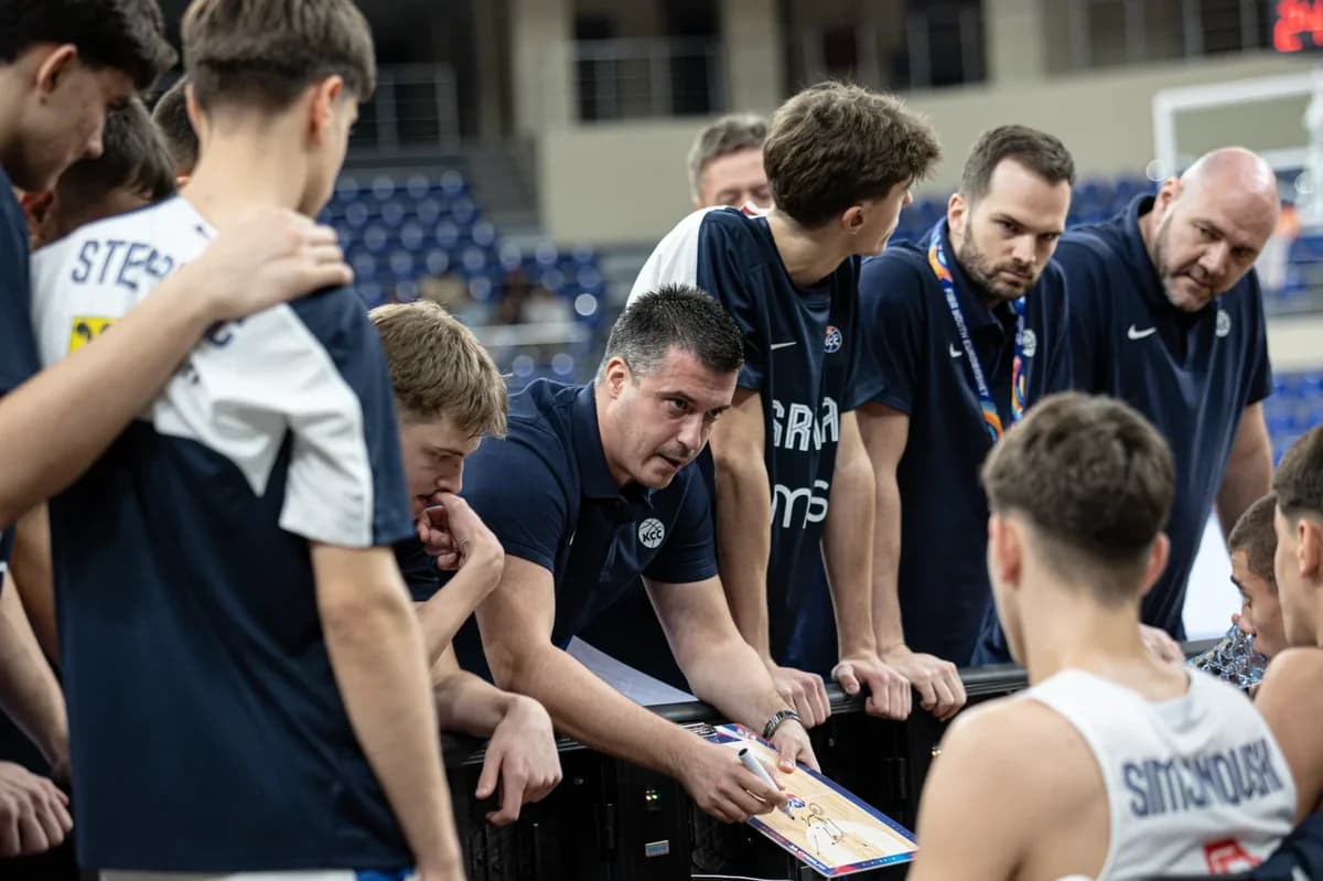 Stevan Mijovic llega a Atenas para la preparación del AEK