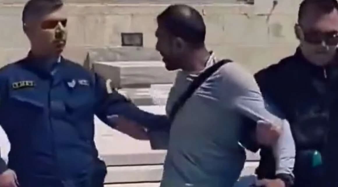 פלבריס: 'אפס סובלנות' לגבר שגידף את האוונזים