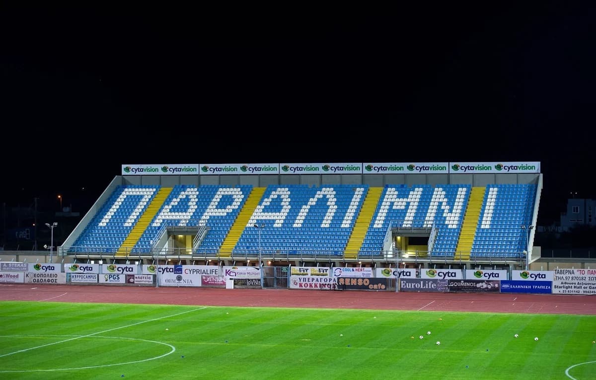 Alineaciones para el amistoso entre Enosi y APOEL