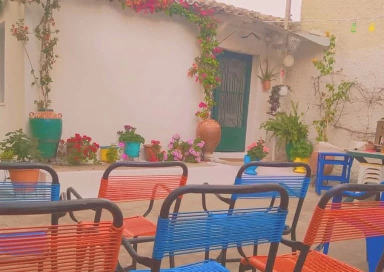 Preveza: Flüchtlingshaus wird zum Open-Air-Kino